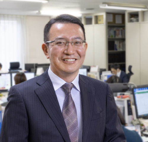 社員税理士 朝山　善明 Asayama Yoshiaki